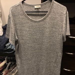 ARITZIA heather gray t shirt. SIZE: med